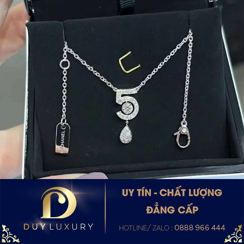 Dây chuyền Chanel Eternal N⁰5 18k white gold