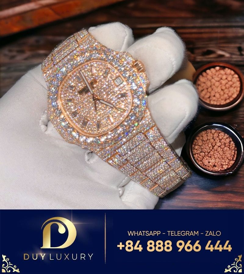 Đồng hồ Patek Philippe naitilus 5711 vàng hồng  độ full kim cương moissanite