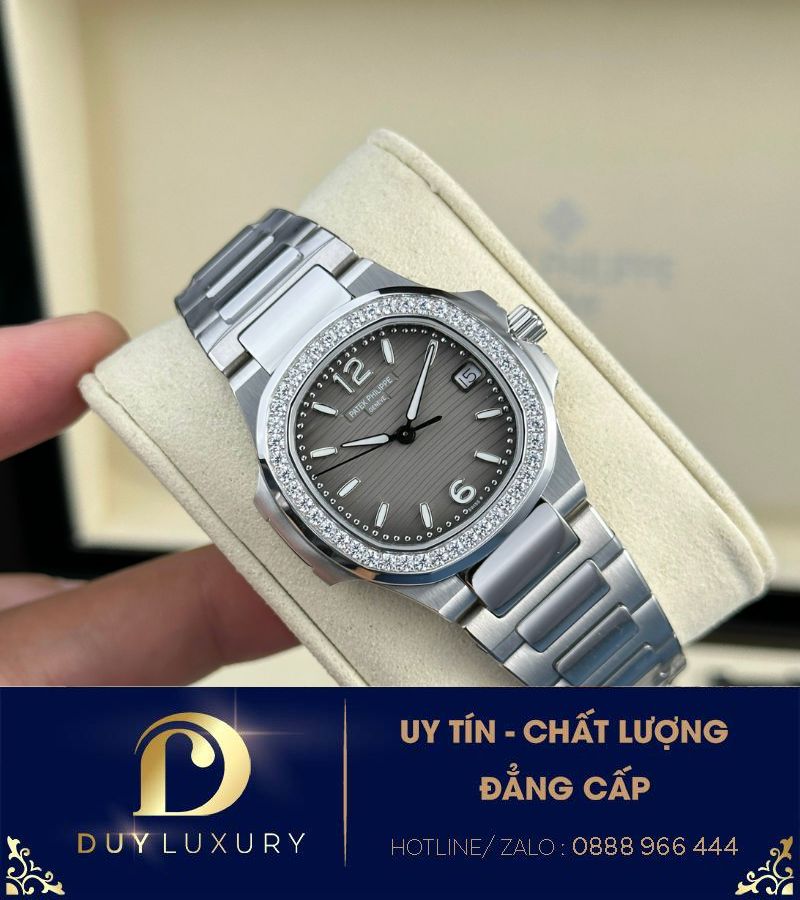 Đồng hồ Patek Philippe Nautilus 7010 mặt xám viền kim cương