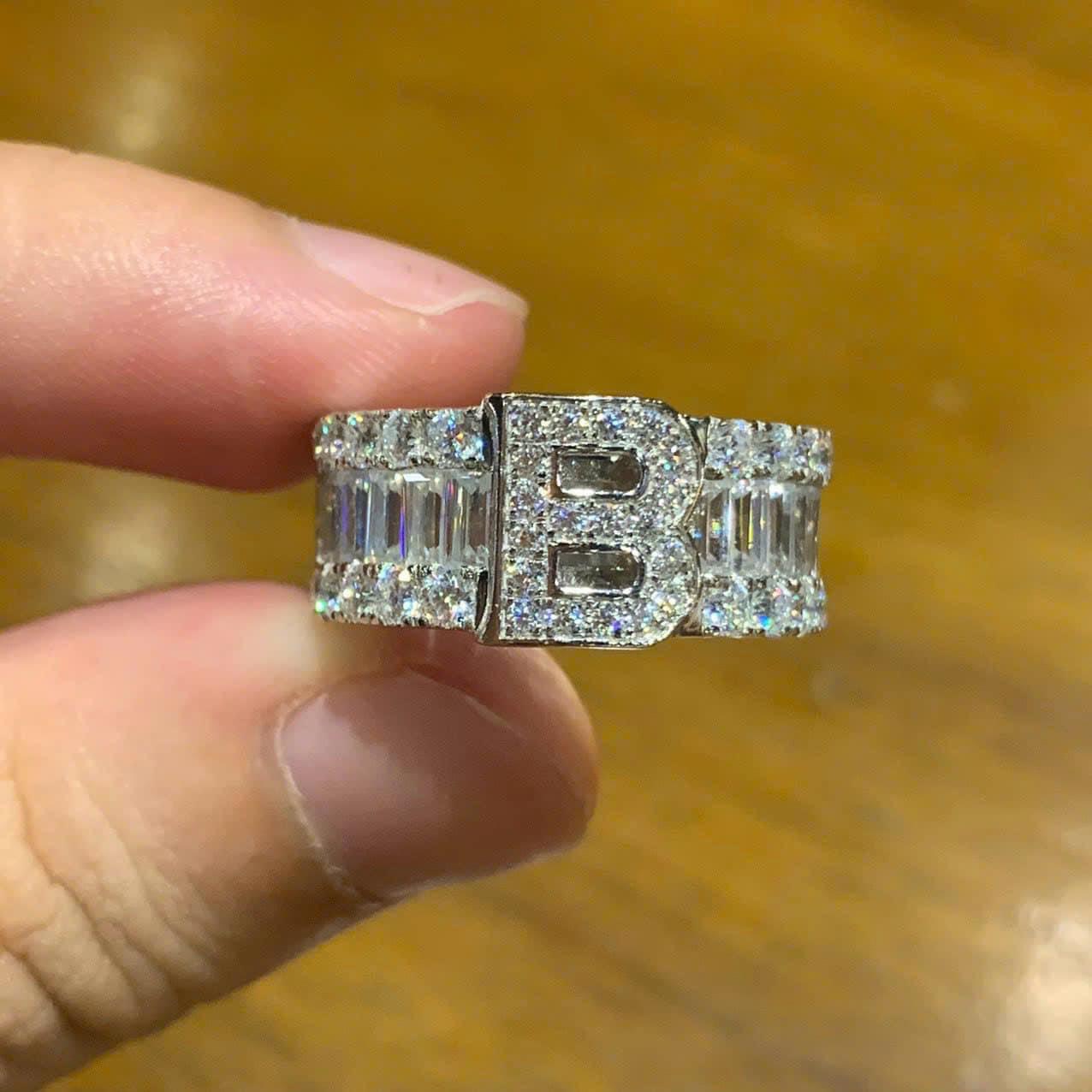 Nhẫn Nam Chế Tác Chữ Kim Cương Moissanite 