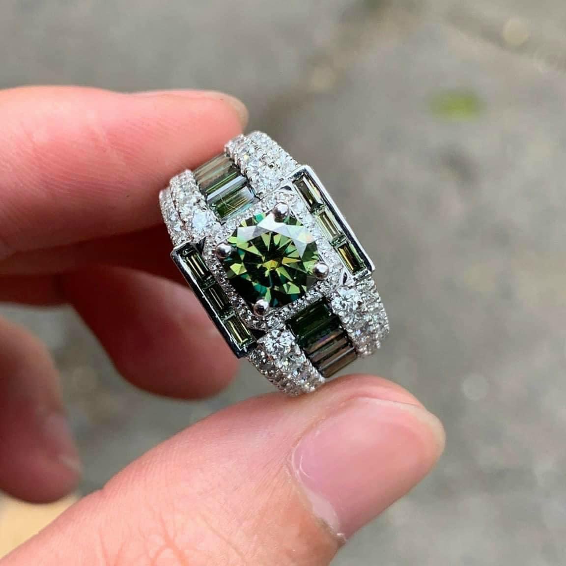 Nhẫn Nam Chế Tác Vàng Trắng 10k Kim Cương moissanite Xanh Lá