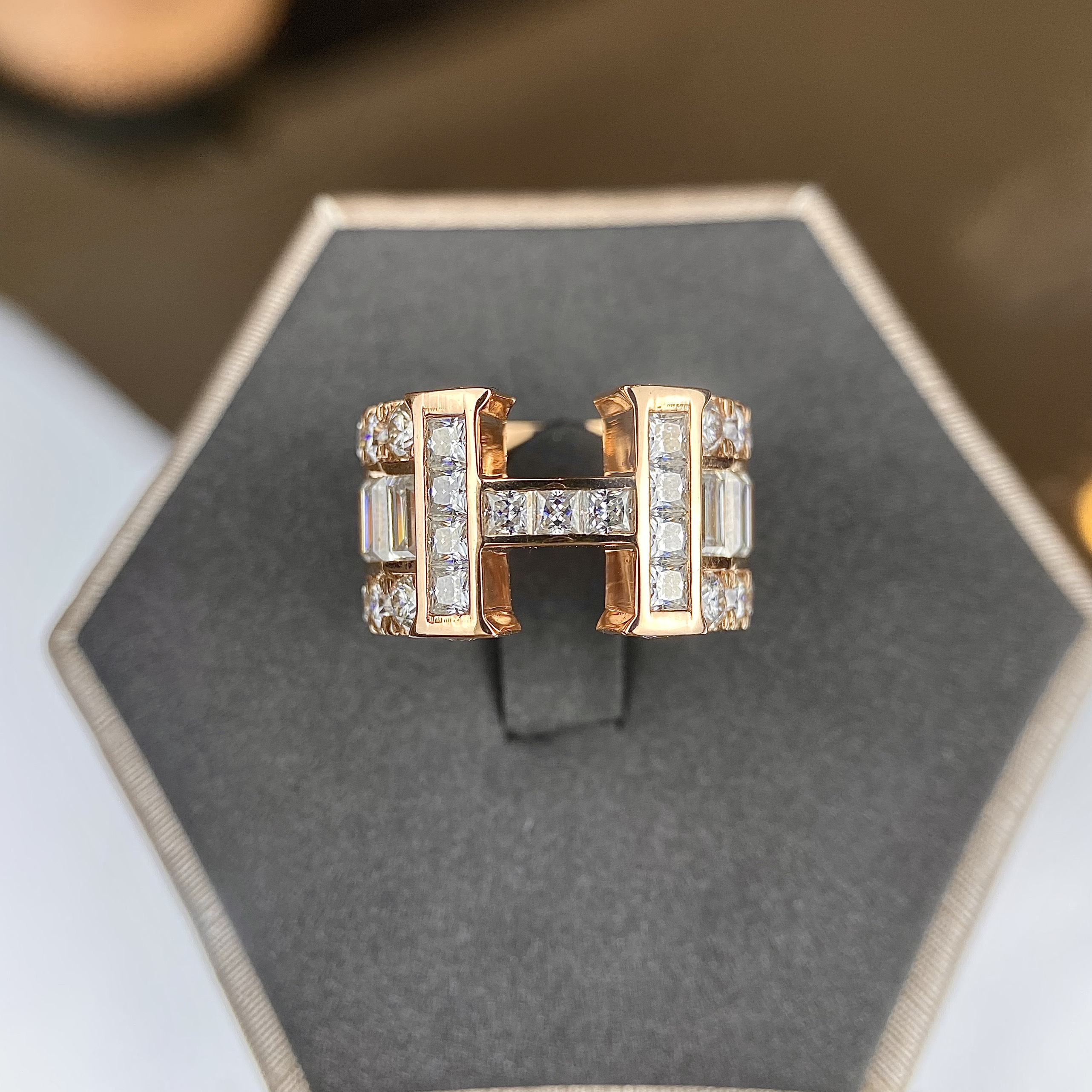 Nhẫn Nam Chữ Vàng 10k 14k 18k Kim Cương Moissanite