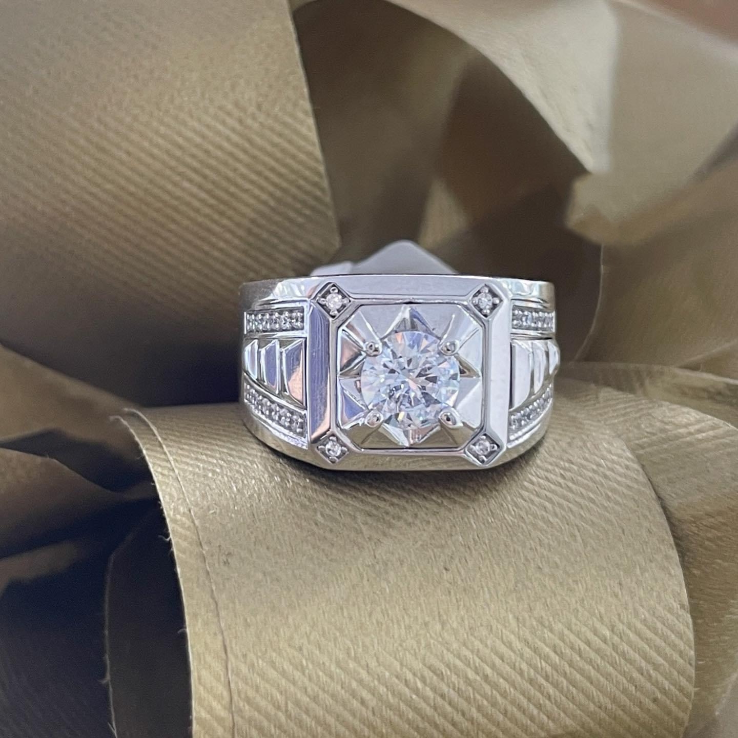 Nhẫn Nam Vàng 10k 14k 18k Kim Cương Moissanite