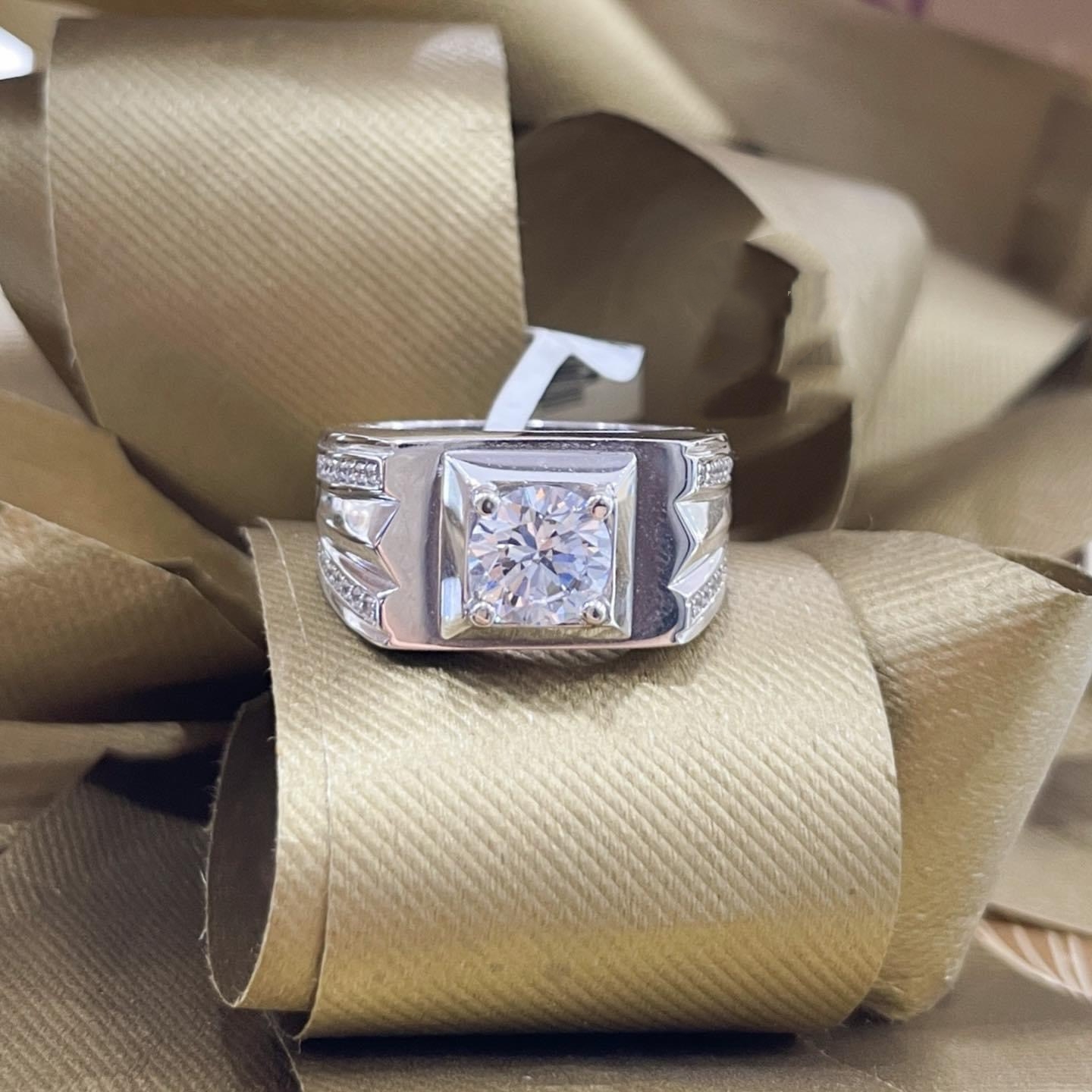 Nhẫn Nam Vàng 10k 14k 18k Kim Cương Moissanite