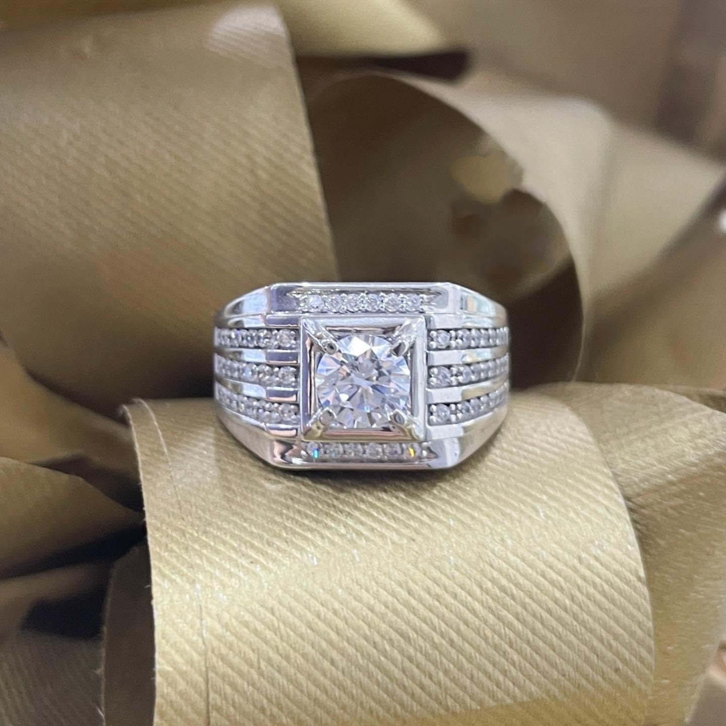 Nhẫn Nam Vàng 10k 14k 18k Kim Cương Moissanite