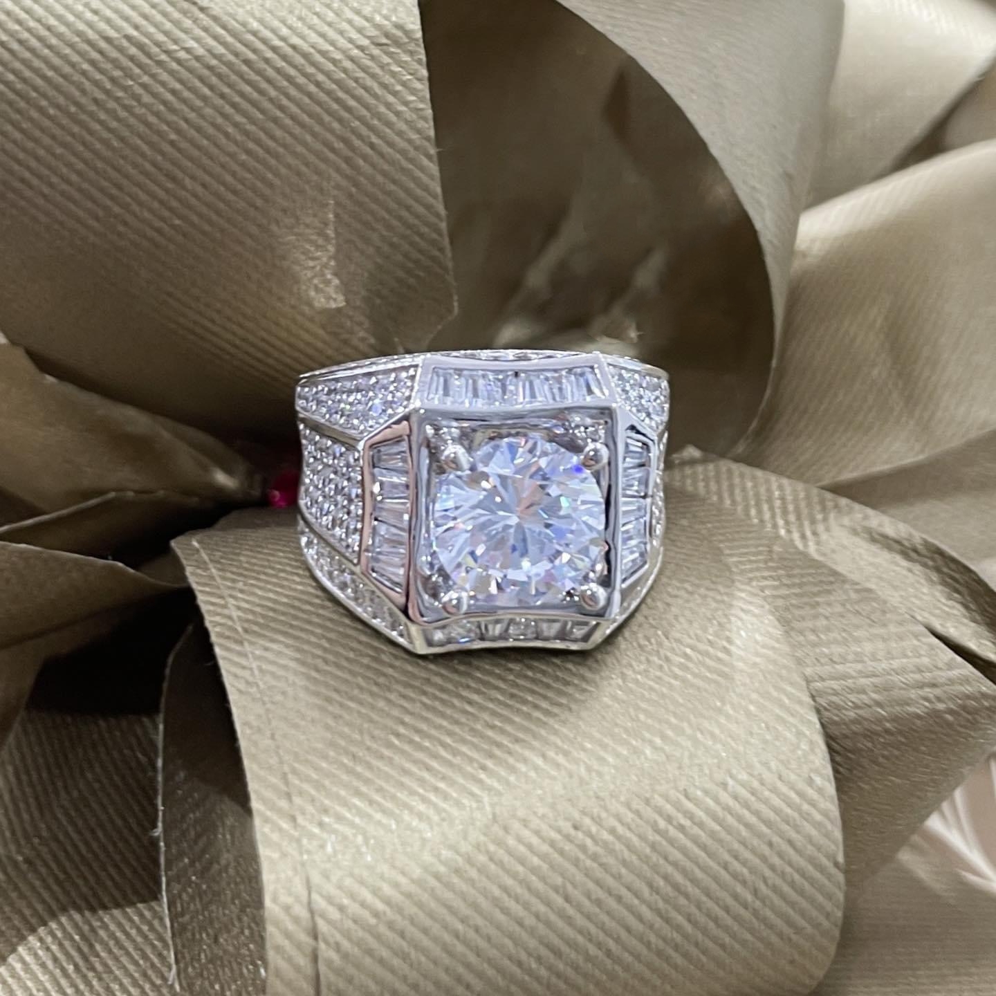 Nhẫn Nam Vàng 10k 14k 18k Kim Cương Moissanite