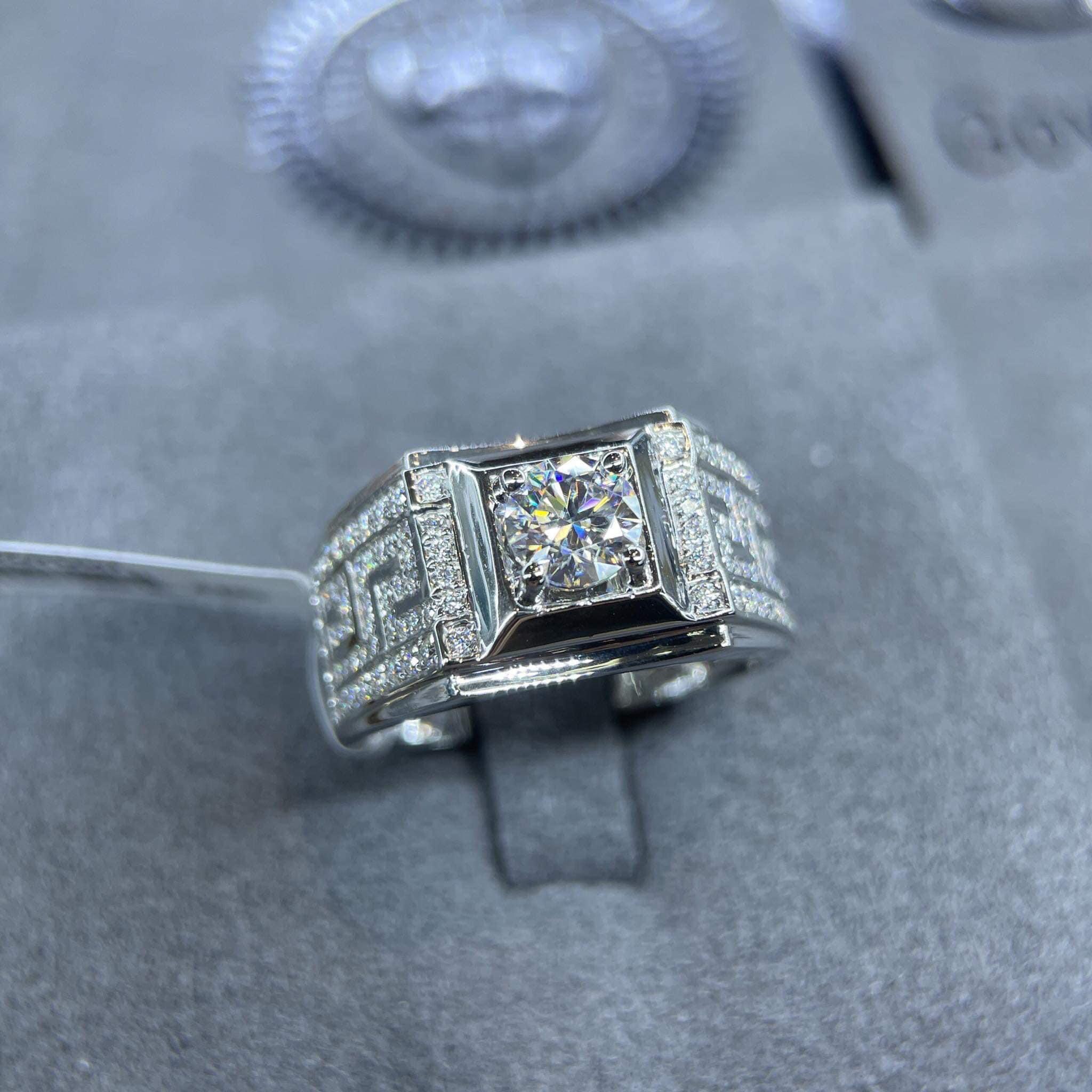 Nhẫn Nam Vàng Trắng 10k 14k 18k  Kim Cương Moissanite