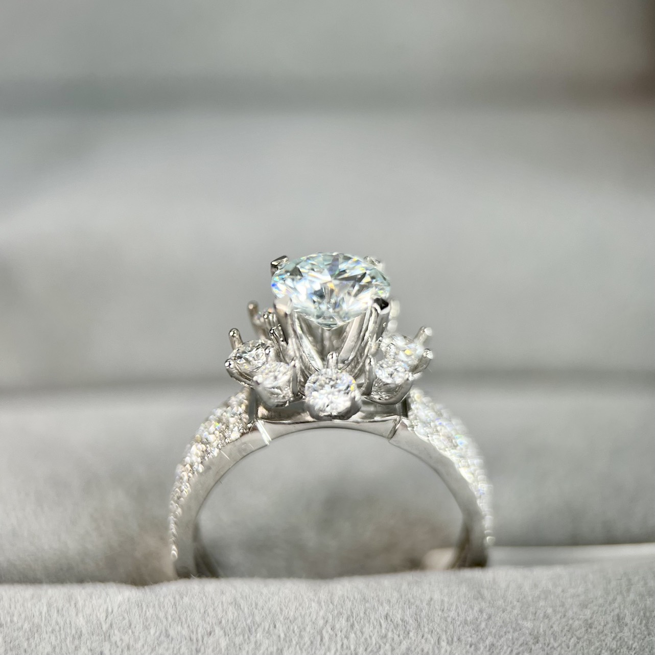 Nhẫn Nữ Vàng 10k 14k 18k Kim Cương Moissanite 